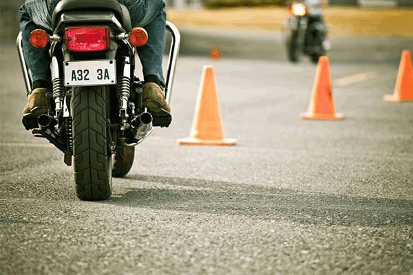 Article Motorcycle Safety Tips 600x400 1